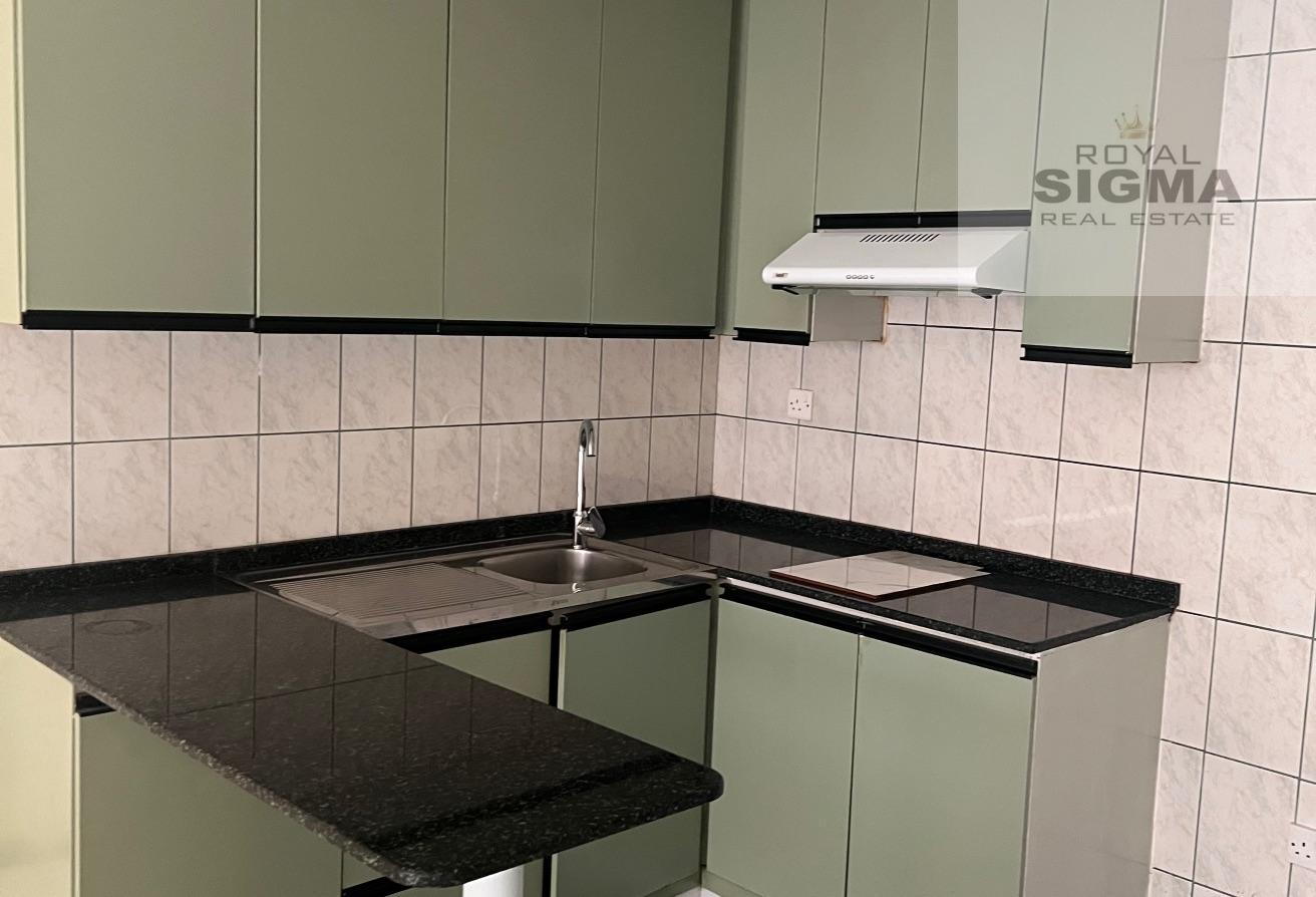 Studio Apartment in Bur Dubai, 393 Sqft photo 5