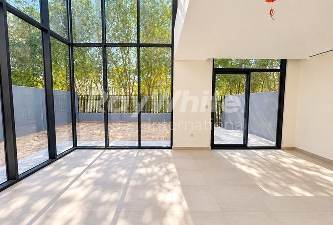4-bed villa in Mudon Al Ranim 7 · Corner unit — photo 3