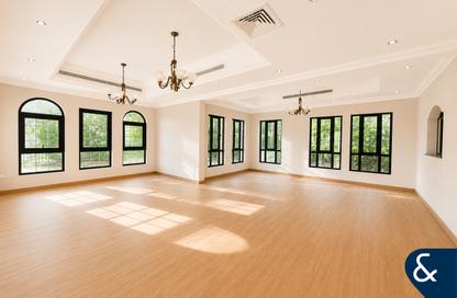 Villa - 5 Bedrooms - 5 Bathrooms for rent in Master View - European Clusters - Jumeirah Islands - Dubai
