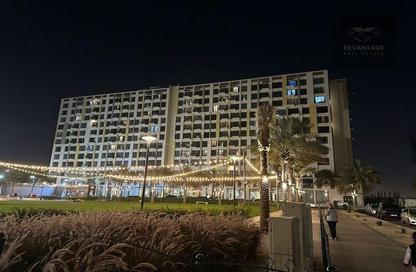 شقة - 1 حمام للايجار في شقق يونا - تاون سكوير - دبي شقة - 1 حمام للايجار في شقق يونا - تاون سكوير - دبي