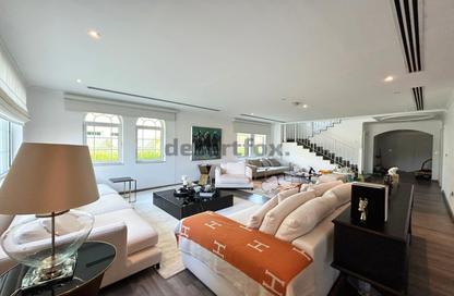 Villa - 4 - 5 for rent in Jumeirah Park - Dubai