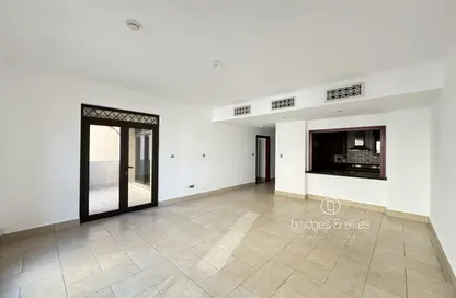 شقة - غرفة نوم - 2 حمامات للايجار في زعفران 5 - زعفران - دبي القديمة - وسط مدينة دبي - دبي