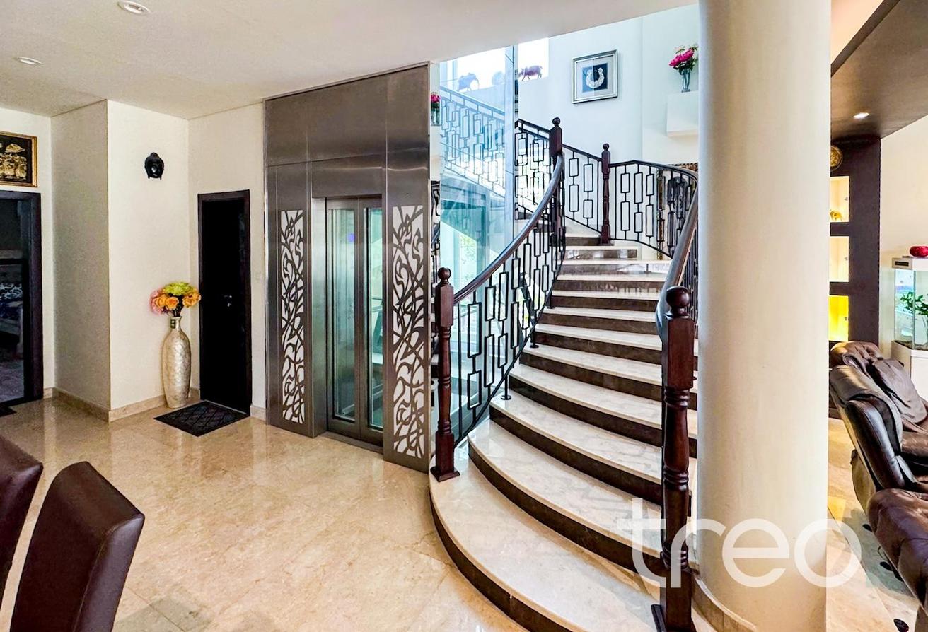 Family Home | Lift | Private Pool | VOT photo 12
