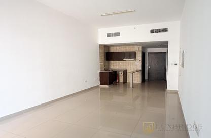 Apartment - Studio - 1 Bathroom for rent in Al Zarooni Building - Dubai Marina - Dubai