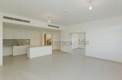 Townhouse - 4 - 4 for rent in Noor Townhouses - Town Square - Dubai