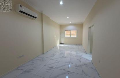 Apartment - 1 - 2 for rent in Al Mowaihat 1 - Al Mowaihat - Ajman