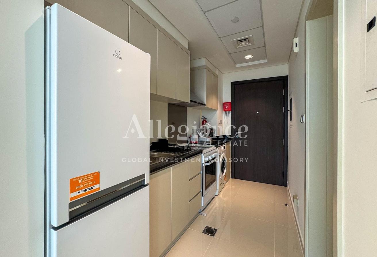 Golf View Studio | High Floor | Ready to Move-In photo 9