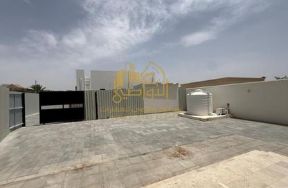 Villa - 4 Bedrooms - 4 Bathrooms for rent in Al Dhahir - Al Ain