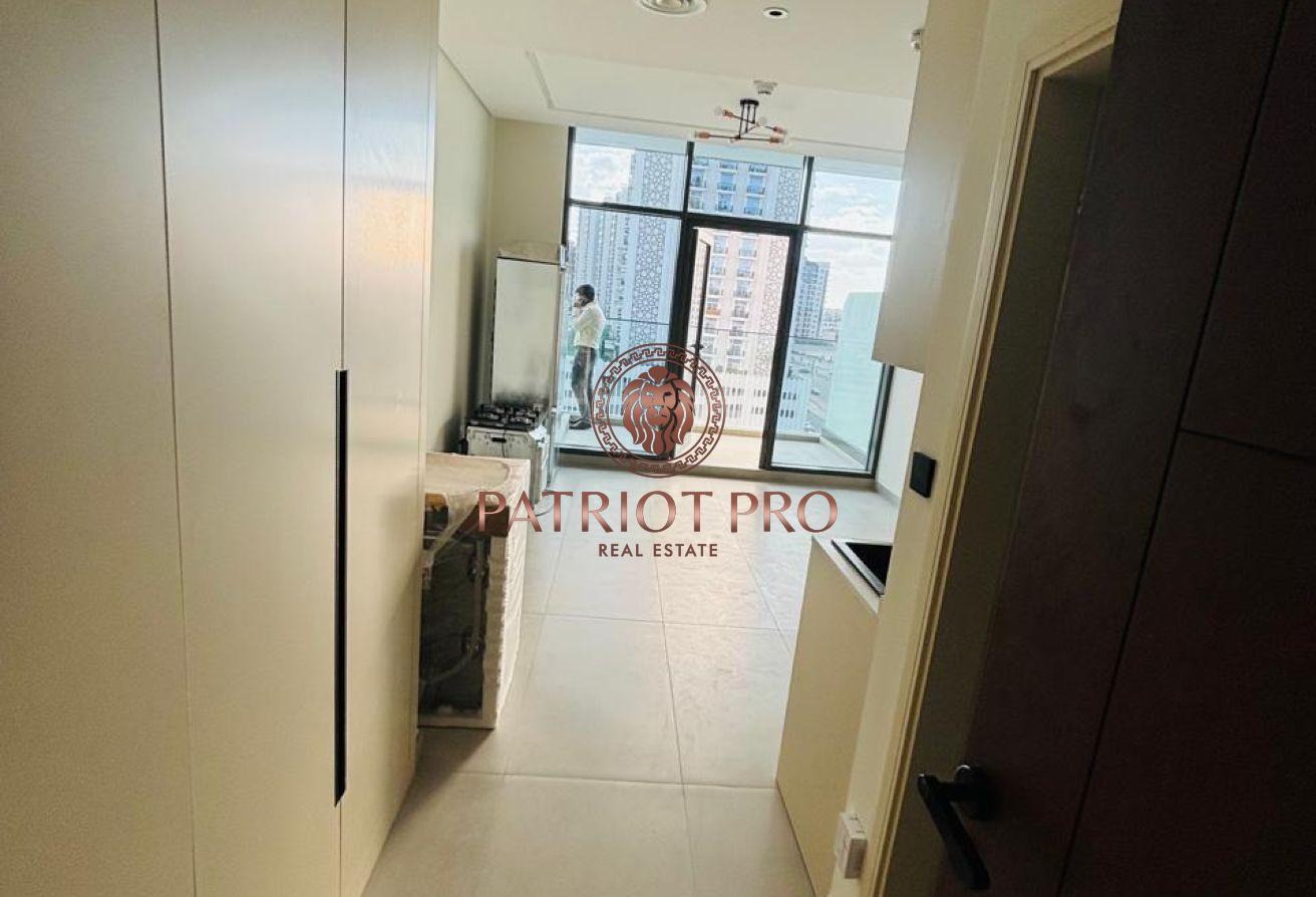 Brand New Studio | 2 Mins to Metro | Pool View photo 3