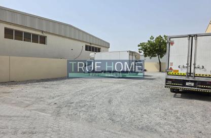 Warehouse - Studio - 5 for sale in Al Sajaa - Sharjah