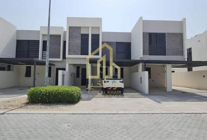 تاون هاوس 4 غرف نوم في دبي من داماك