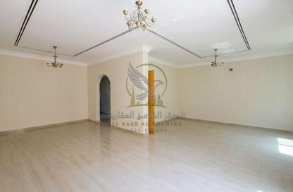 Apartment - 3 - 4 for rent in Al Qulaya'ah - Al Sharq - Sharjah