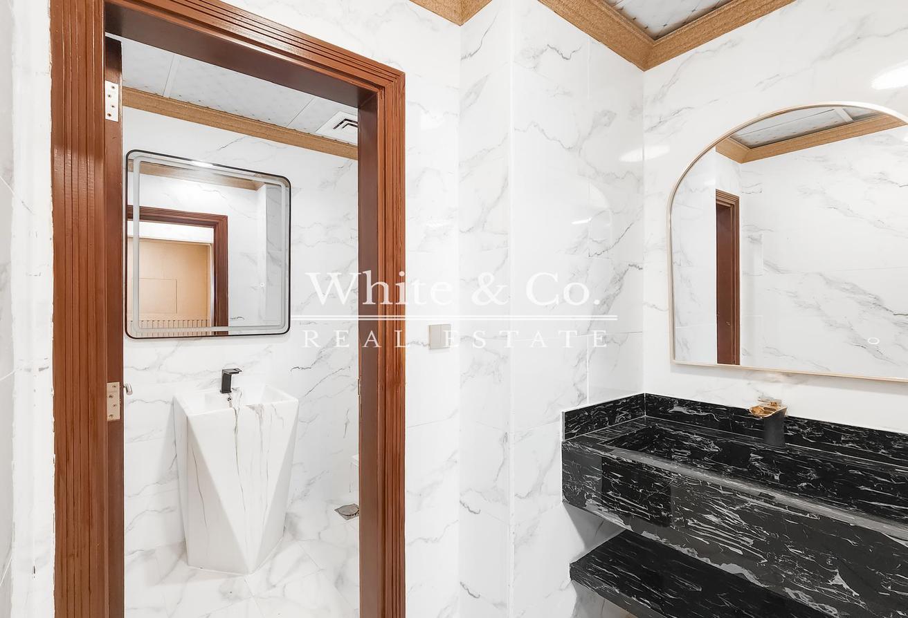 UPGRADED | LANDMARK VIEWS | HIGH FLOOR photo 16
