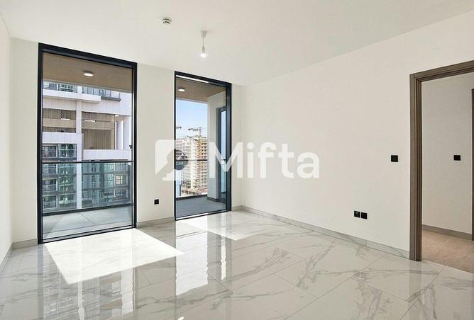 2.5% Commission | 2 BR | Elite Waterfront Living photo 2