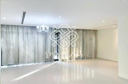 Villa - 4 - 5 for rent in The Turf - Damac Hills - Dubai Villa - 4 - 5 for rent in The Turf - Damac Hills - Dubai