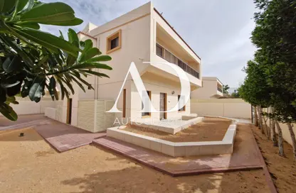 فيلا - 4 غرف نوم - 4 حمامات للايجار في فلل جميرا 3 - جميرا 3 - جميرا - دبي