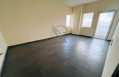 Apartment - 2 - 2 for rent in Al Qulayaa Building - Al Qulaya'ah - Al Sharq - Sharjah Apartment - 2 - 2 for rent in Al Qulayaa Building - Al Qulaya'ah - Al Sharq - Sharjah