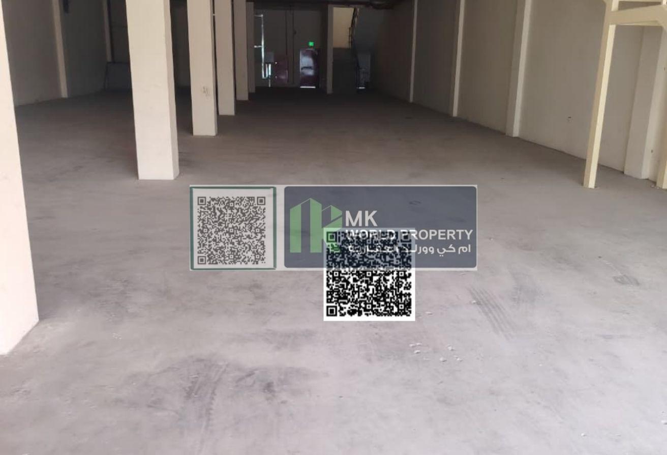 Warehouse in Umm Al Thuoob - Networked Compliant