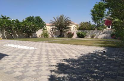 Villa - 3 - 4 for rent in District 5 - Jumeirah Park - Dubai