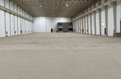 مستودع - استوديو - 3 حمامات للايجار في الصجعة الصناعية - الصجعة - الشارقة