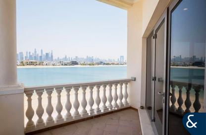 Villa - 5 Bedrooms - 6 Bathrooms for rent in Signature Villas Frond L - Signature Villas - Palm Jumeirah - Dubai