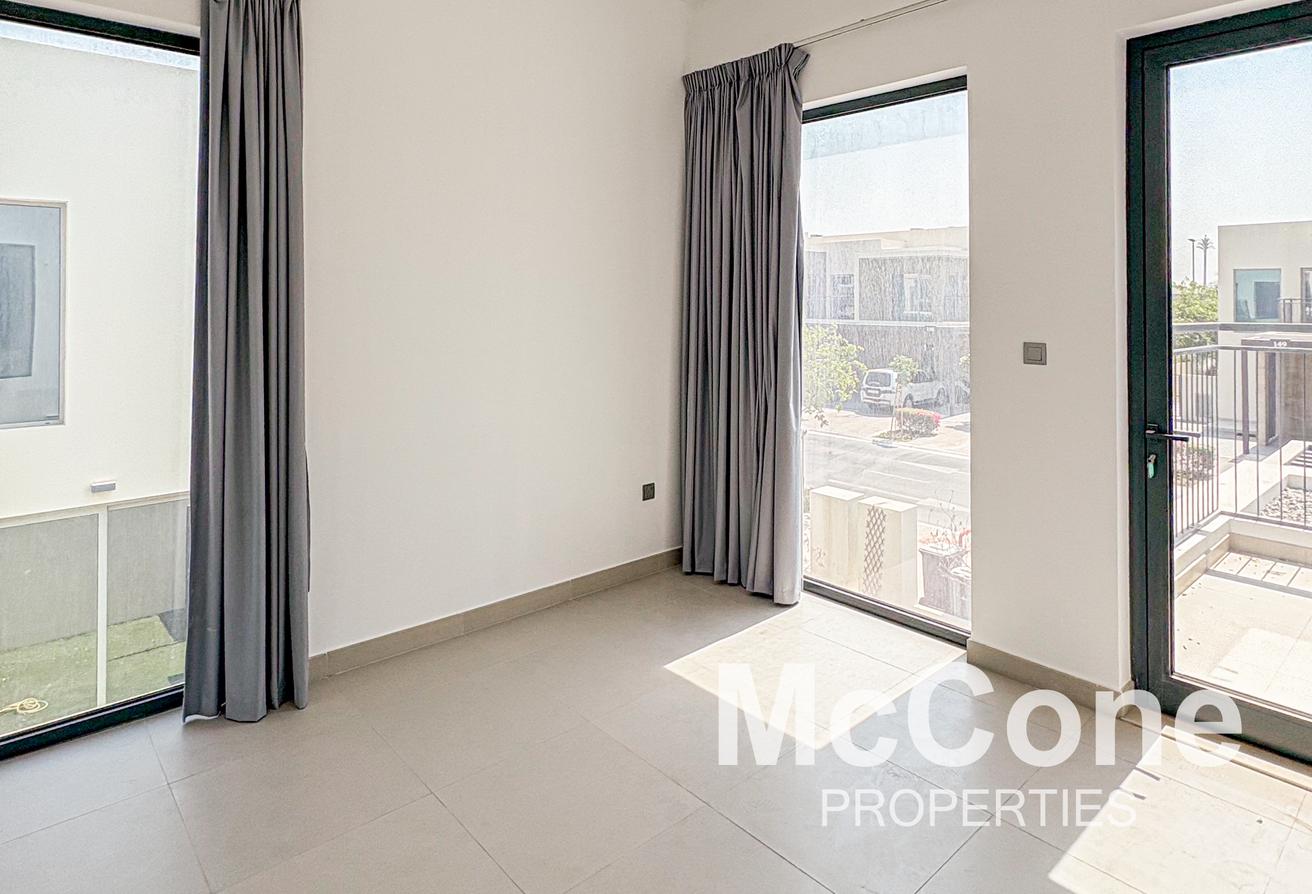 Maids Room | Corner Unit | Amazing Area photo 4