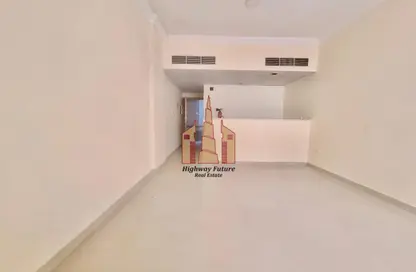 شقة - 1 حمام للايجار في طريق فاير ستاشن - مويلح - الشارقة