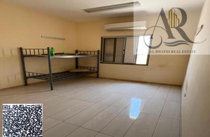 Labor Camp - Studio - 7+ for rent in Al Sajaa S - Al Sajaa - Sharjah