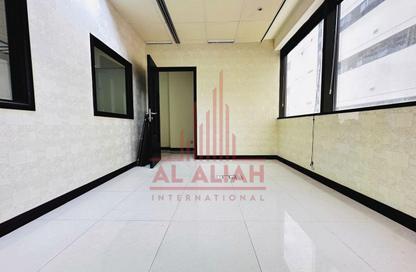 Office Space - Studio - 2 Bathrooms for rent in Hamdan Street - Abu Dhabi