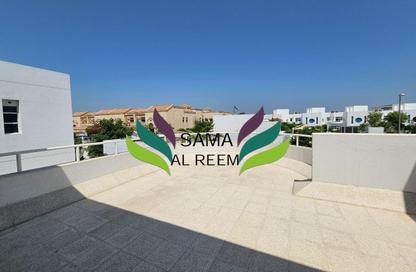 Villa - 5 Bedrooms - 5 Bathrooms for rent in Jumeirah 1 Villas - Jumeirah 1 - Jumeirah - Dubai