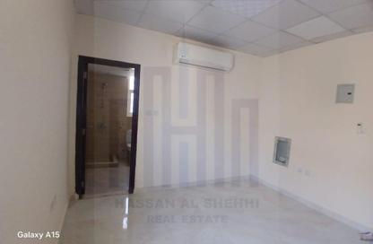 Apartment - Studio - 1 for rent in Fire Station Road - Muwaileh - Sharjah