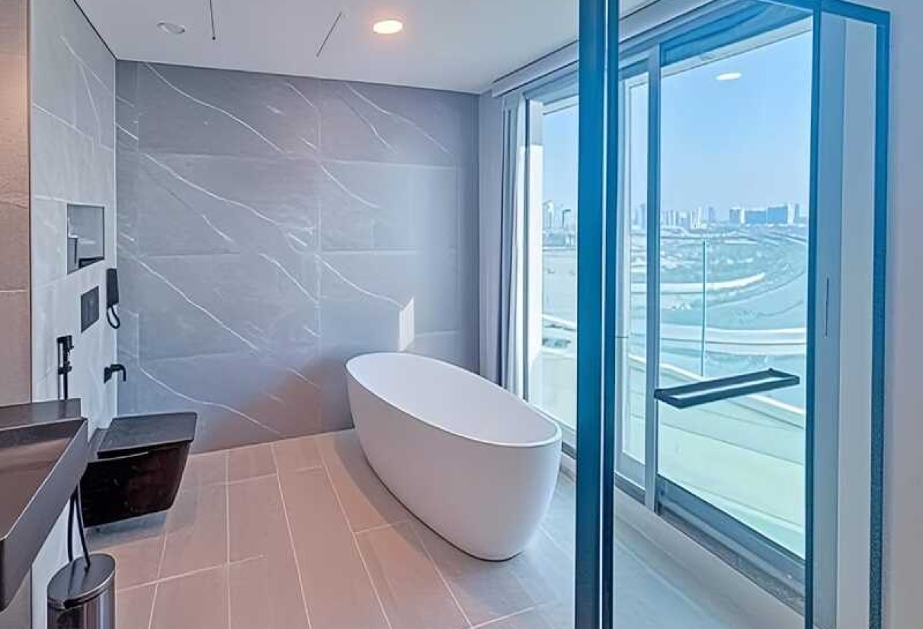 PREMIUM UNIT | VACANT | VERY NEGOTIABLE gallery image