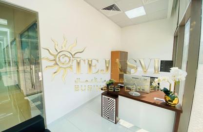 Office Space - Studio - 1 Bathroom for rent in Red Avenue - Al Garhoud - Dubai