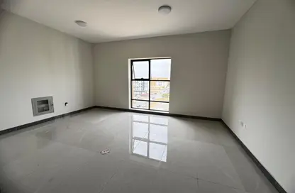 شقة - 2 غرف نوم - 3 حمامات للايجار في الجرف الصناعية 3 - الجرف الصناعية - عجمان