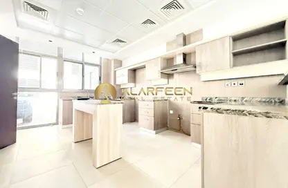 فيلا - 4 غرف نوم - 5 حمامات للايجار في فيلات كمفي - منطقة 11 - قرية جميرا الدائرية - دبي