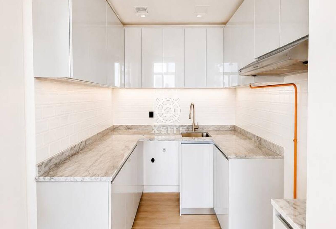 Unfurnished 1 BR| Kitchen Appliances |Vacant Unit photo 4