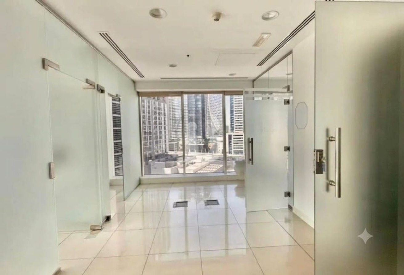 Fully Fitted Office with Partitions | Near Metro
