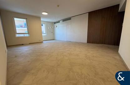 Apartment - 3 Bedrooms - 3 Bathrooms for rent in Abbey Crescent 1 - Abbey Crescent - Motor City - Dubai