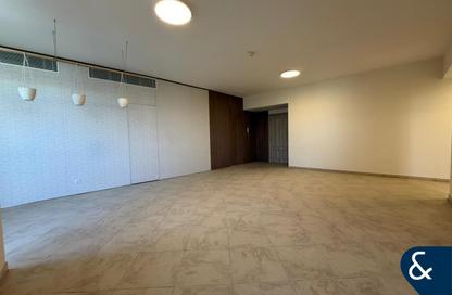 Apartment - 3 Bedrooms - 3 Bathrooms for rent in Abbey Crescent 1 - Abbey Crescent - Motor City - Dubai