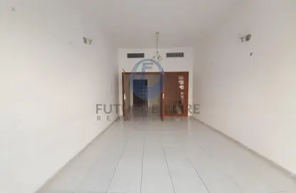 شقة - غرفة نوم - 2 حمامات للايجار في الكرامة - دبي