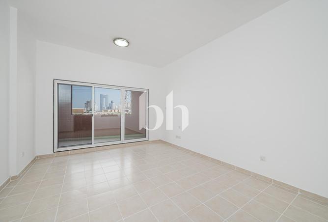 Multiple Options Available | Balcony | Vacant photo 3