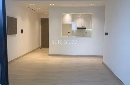 شقة - 2 غرف نوم - 2 حمامات للايجار في مرتفعات بن غاطي - الضاحية 10 - قرية جميرا الدائرية - دبي