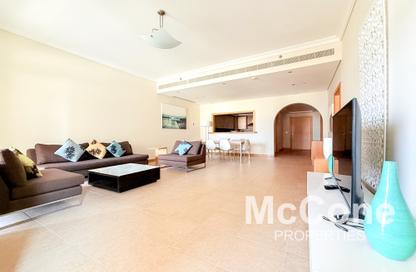 Apartment - 2 Bedrooms - 2 Bathrooms for rent in Al Das - Shoreline Apartments - Palm Jumeirah - Dubai