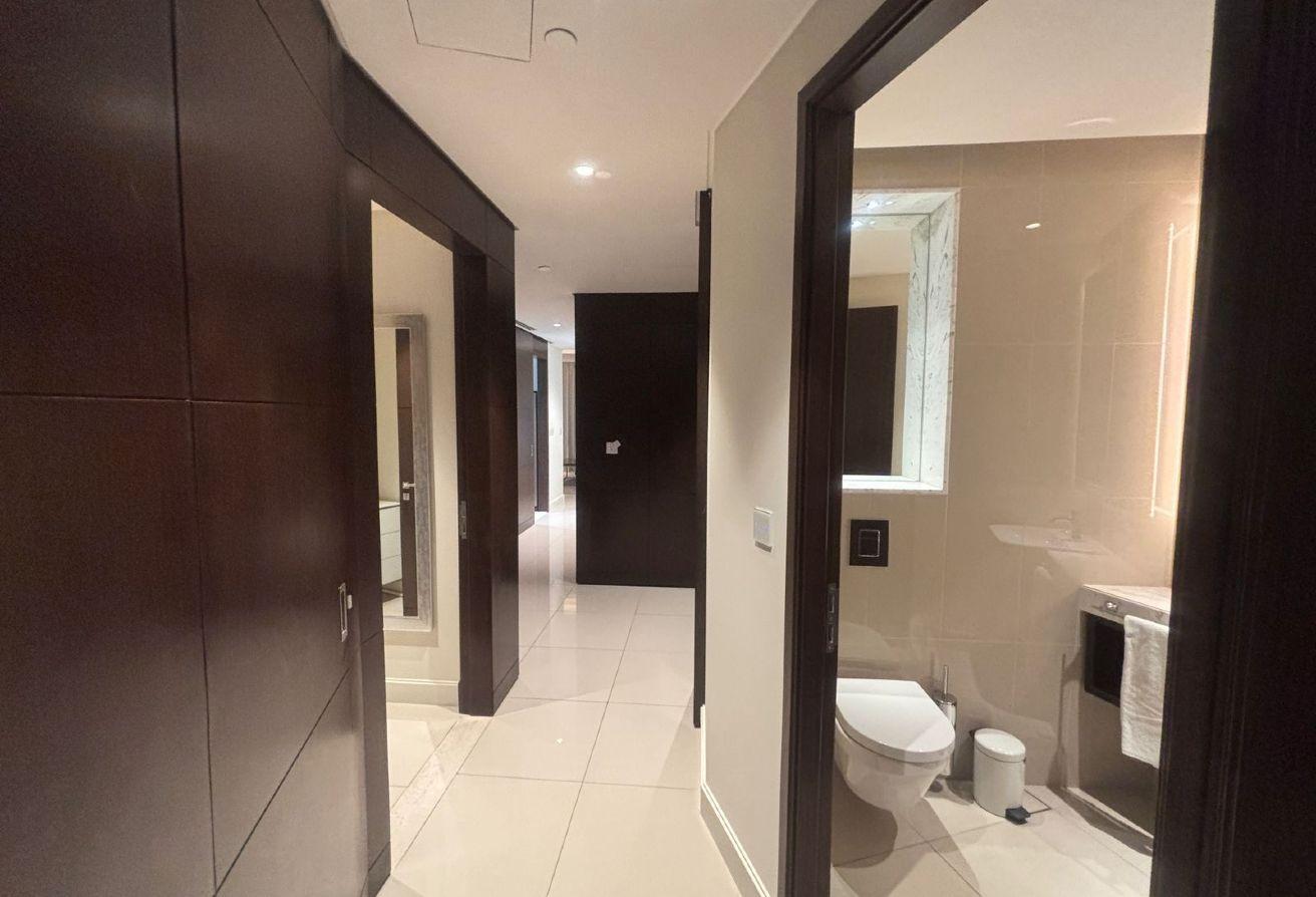 ICONIC BURJ KHALIFA VIEW | 2BR photo 16