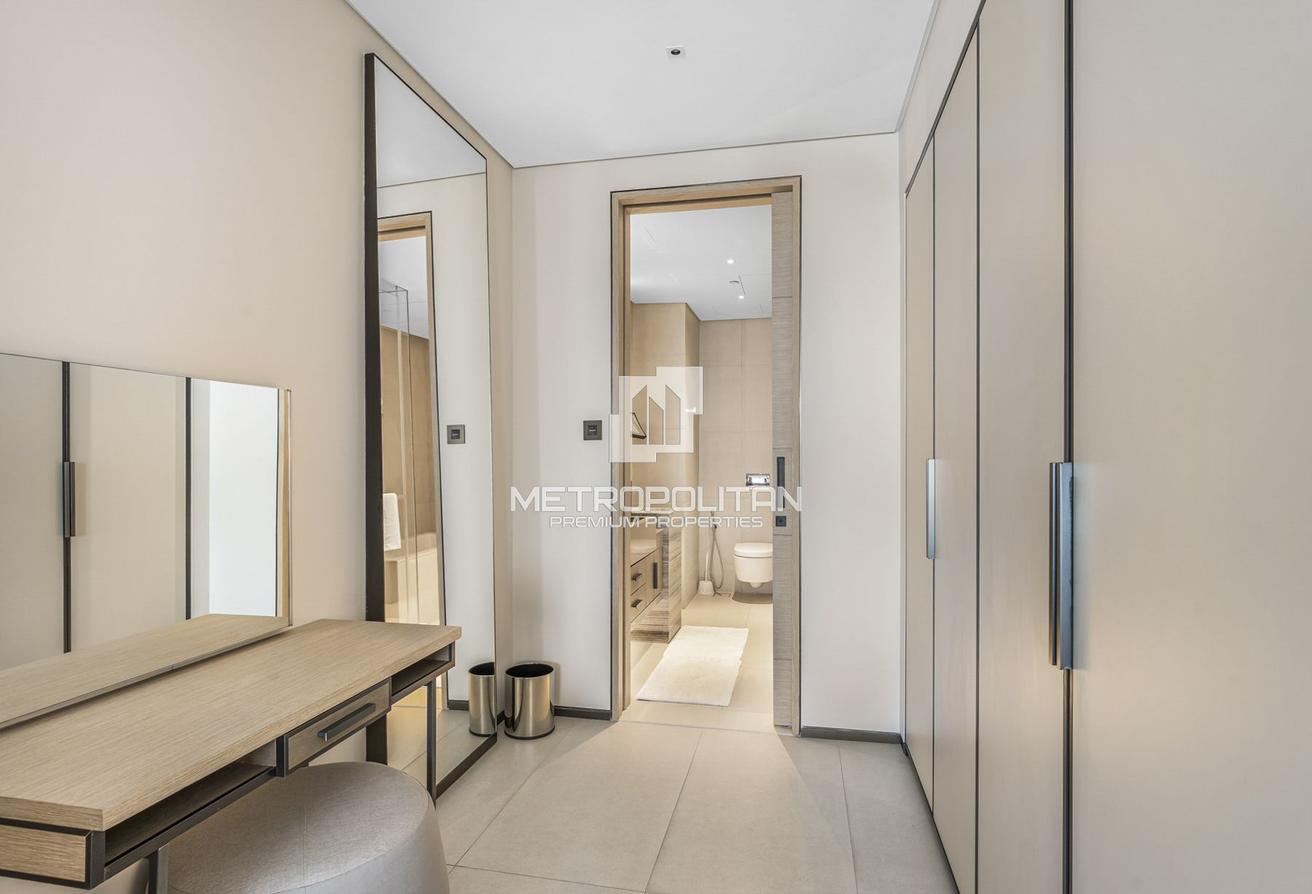 Spacious 2BR + Maid's | High Floor | Sea View photo 14