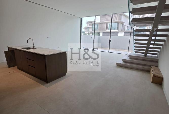 60518102 - Property Image 3