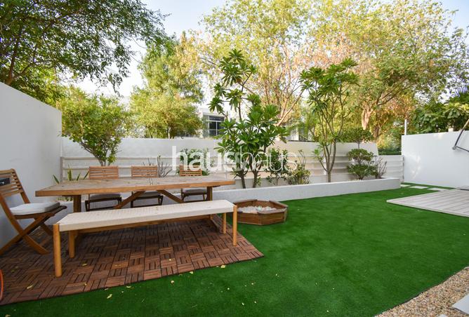 Exclusive | Upgraded 3BR Semi | Greenbelt Backing