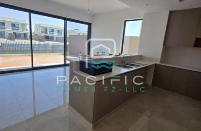 Townhouse - 2 - 4 for rent in Falcon Island North - Falcon Island - Al Hamra Village - Ras Al Khaimah