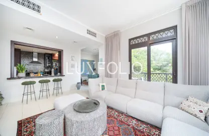 شقة - 3 غرف نوم - 4 حمامات للبيع في ينسون 1 - ينسون - دبي القديمة - وسط مدينة دبي - دبي