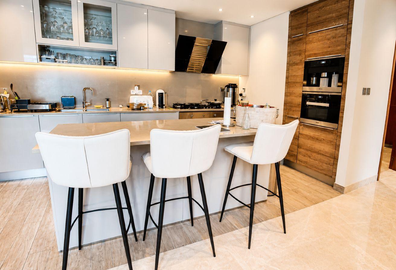 Ultra-Luxury 4BR | Marina Gate 1 | Prime Location photo 7